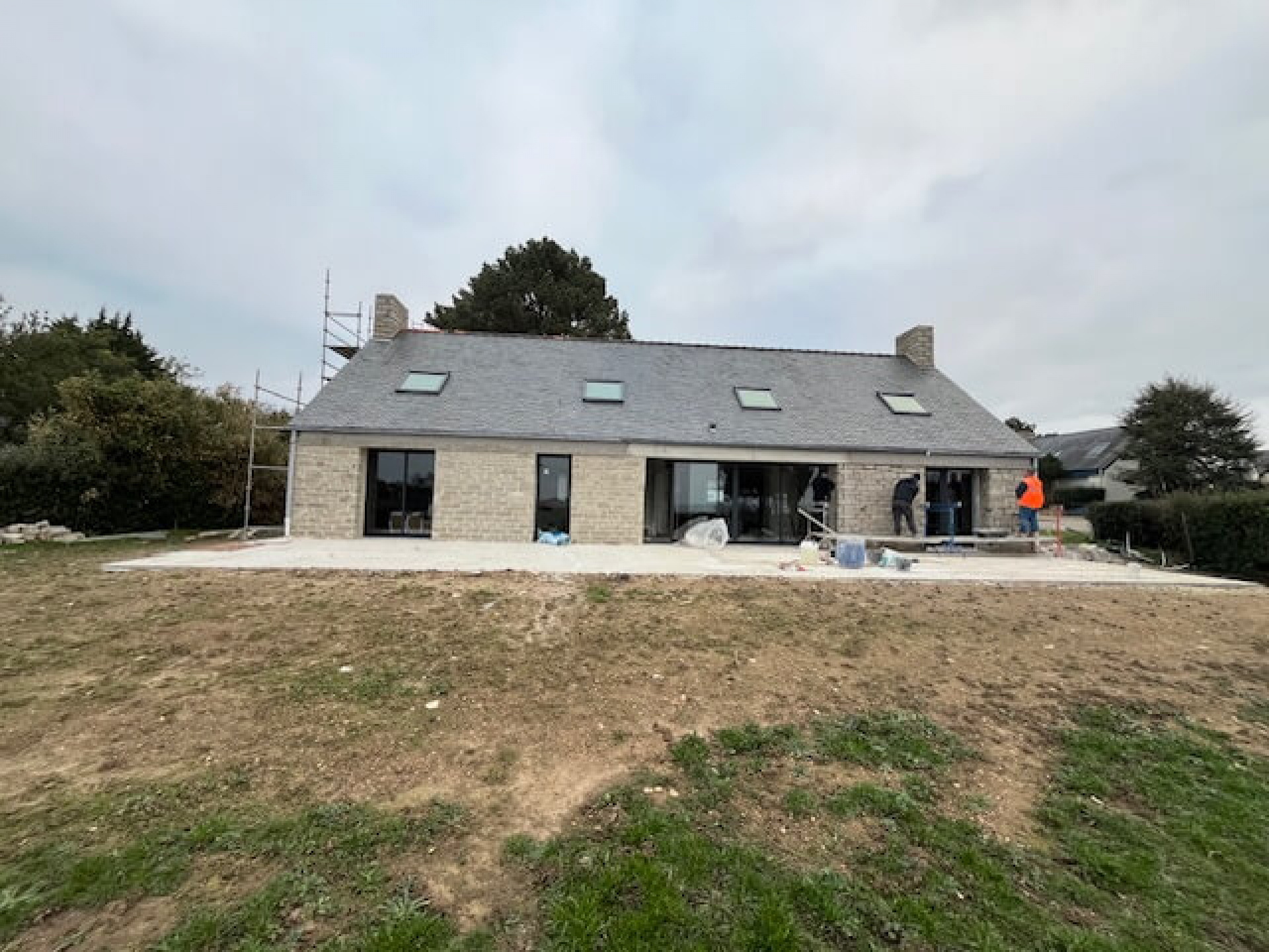 Terminé : Arzon : Rénovation complète d'une maison et du jardin